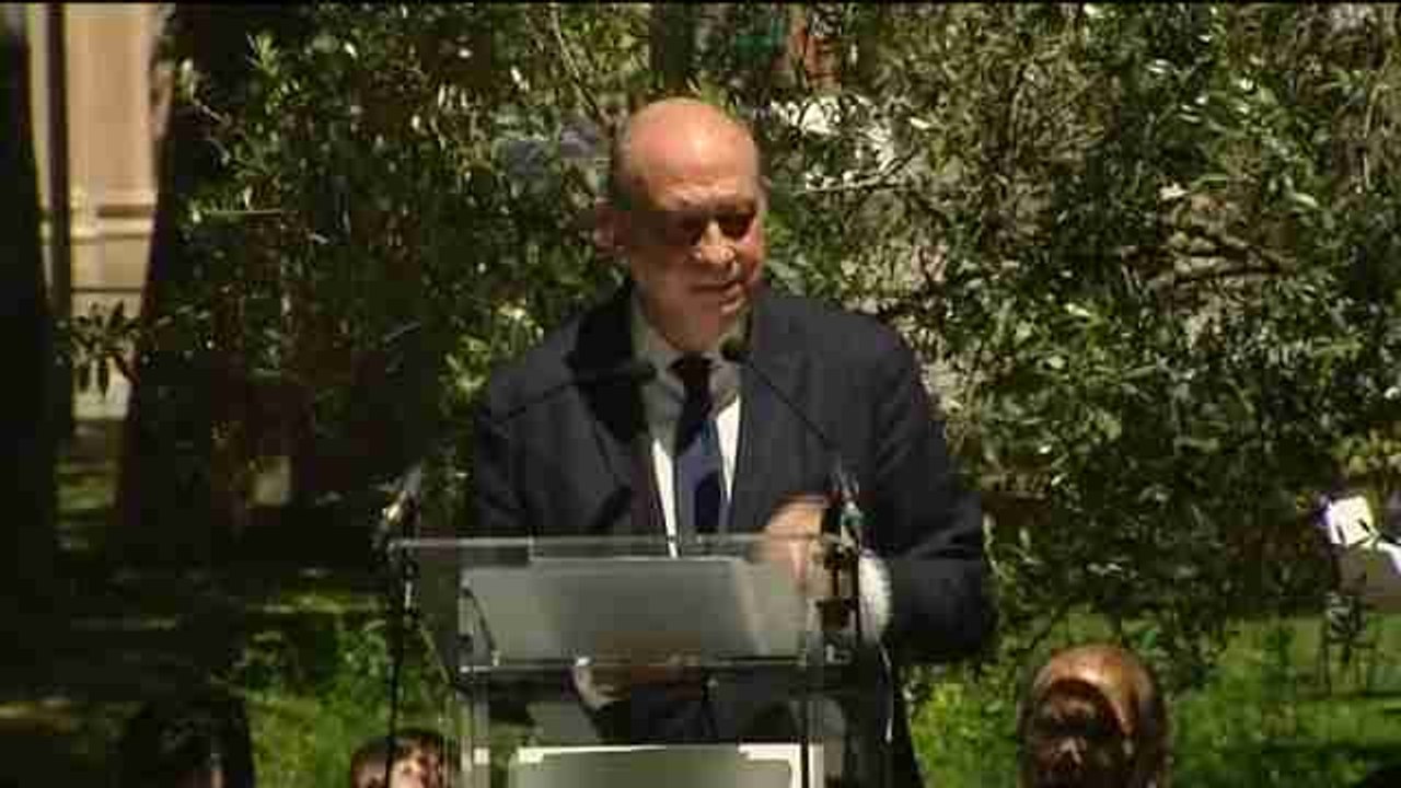 Fernández Díaz: "Las víctimas del terrorismo siempre nos dan una lección de dignidad"