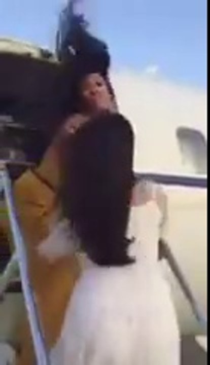 Fight Between Jacqueline Fernandez and Lisa Haydon  Airport