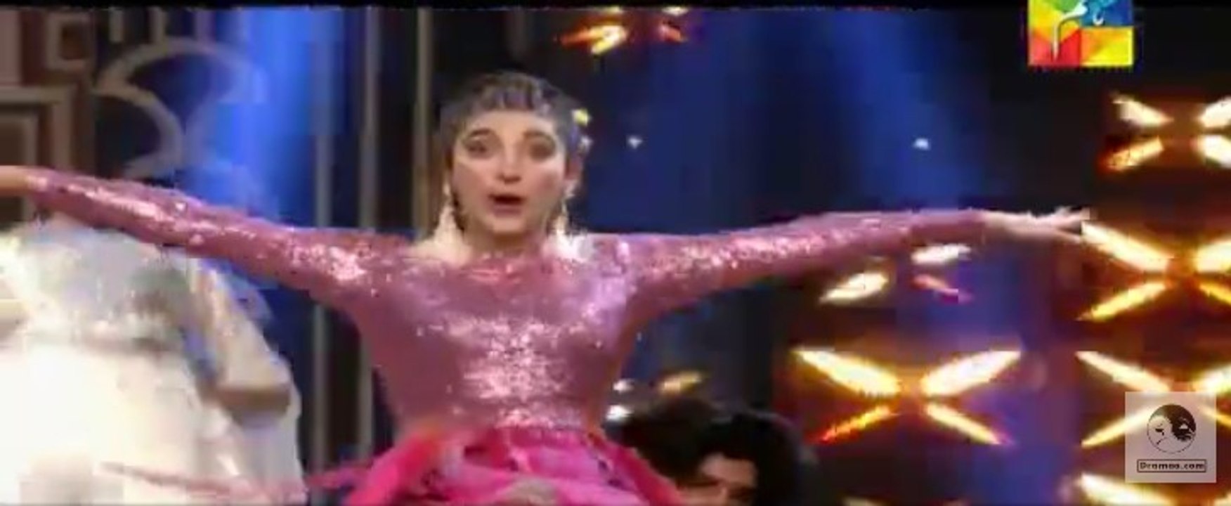 Mawra And Urwa Hussain Performance In HUM TV Awards Show