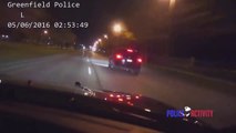 Ce policier va prendre tout les risques pour arreter ce chauffard à plus de 160km/h