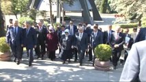 Basbakan Bınalı Yıldırım Anıt Mezarı Ziyaret Etti