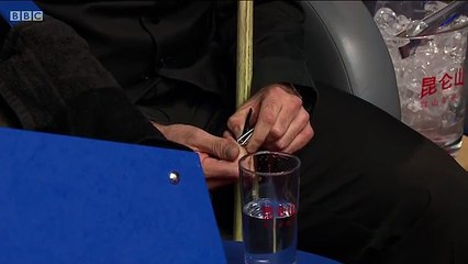 O'Sullivan Decided to Cut Off Excess Skin on TV - 2016 World Snooker Championship
