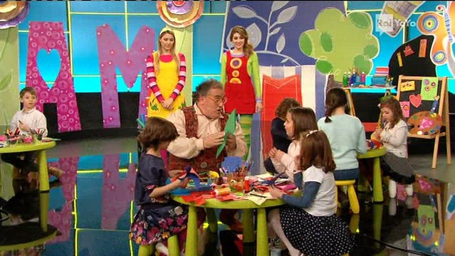 Uno zecchino per la mamma 2016 - In cucina con Fra Caspoli e il Piccolo coro