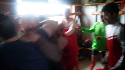 Ils sont CHAMPIONS et invaincus cette saison !  Bravo aux joueurs de la B