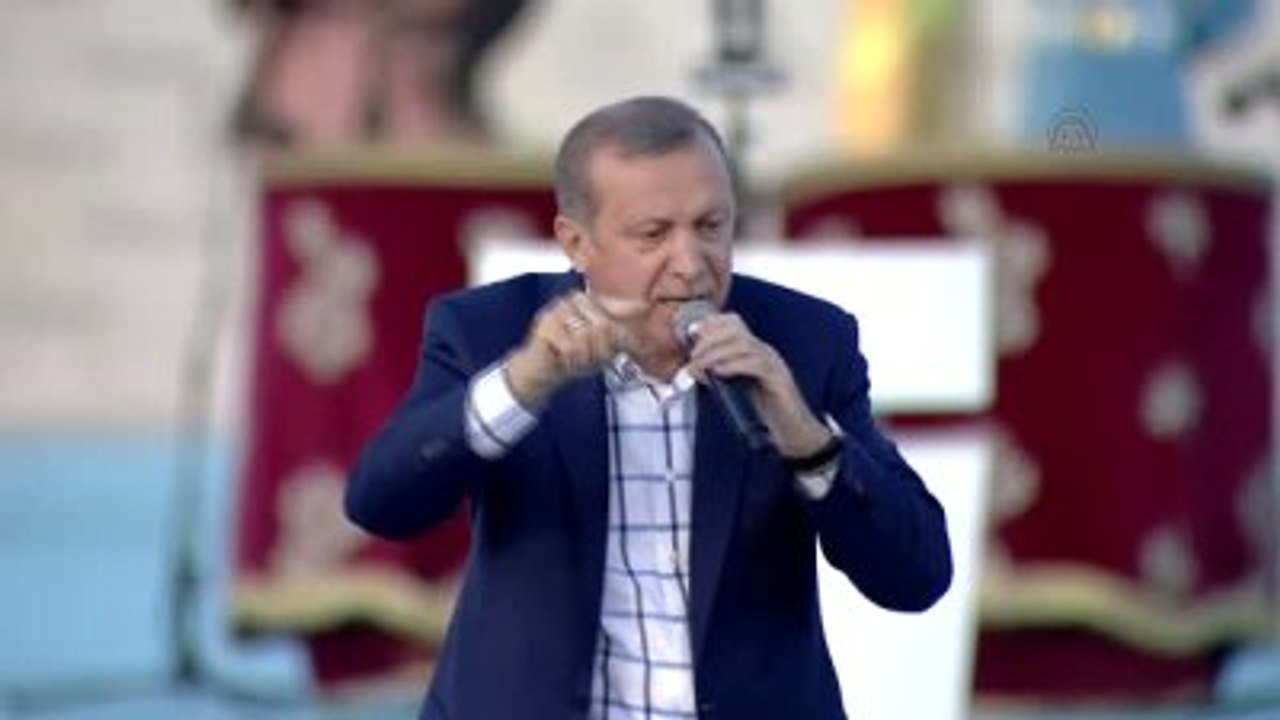 Erdoğan, Arif Nihat Asya'nın Fetih Marşı Şiirini Okudu