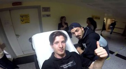 Perili Köşk'e Çıktı, Dengesini Kaybedip Düştü