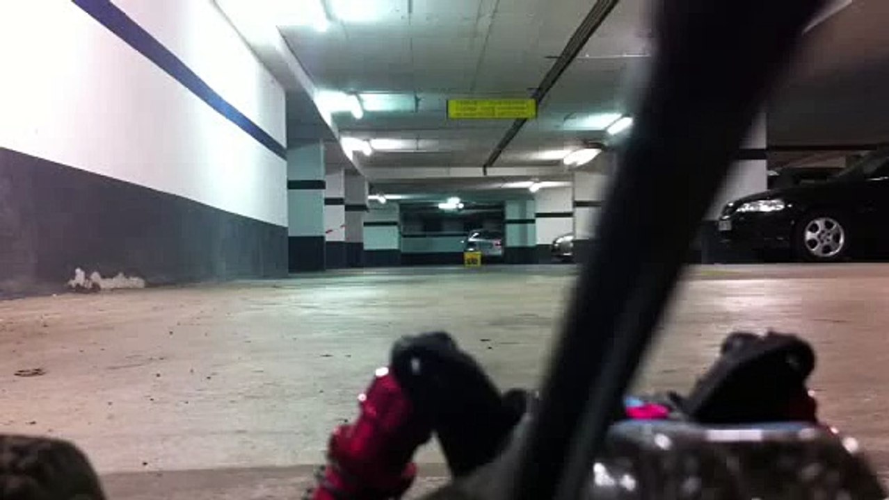 Carbon Fighter 1:10 Brushless Tiefgarage Rennen zu dritt Cr