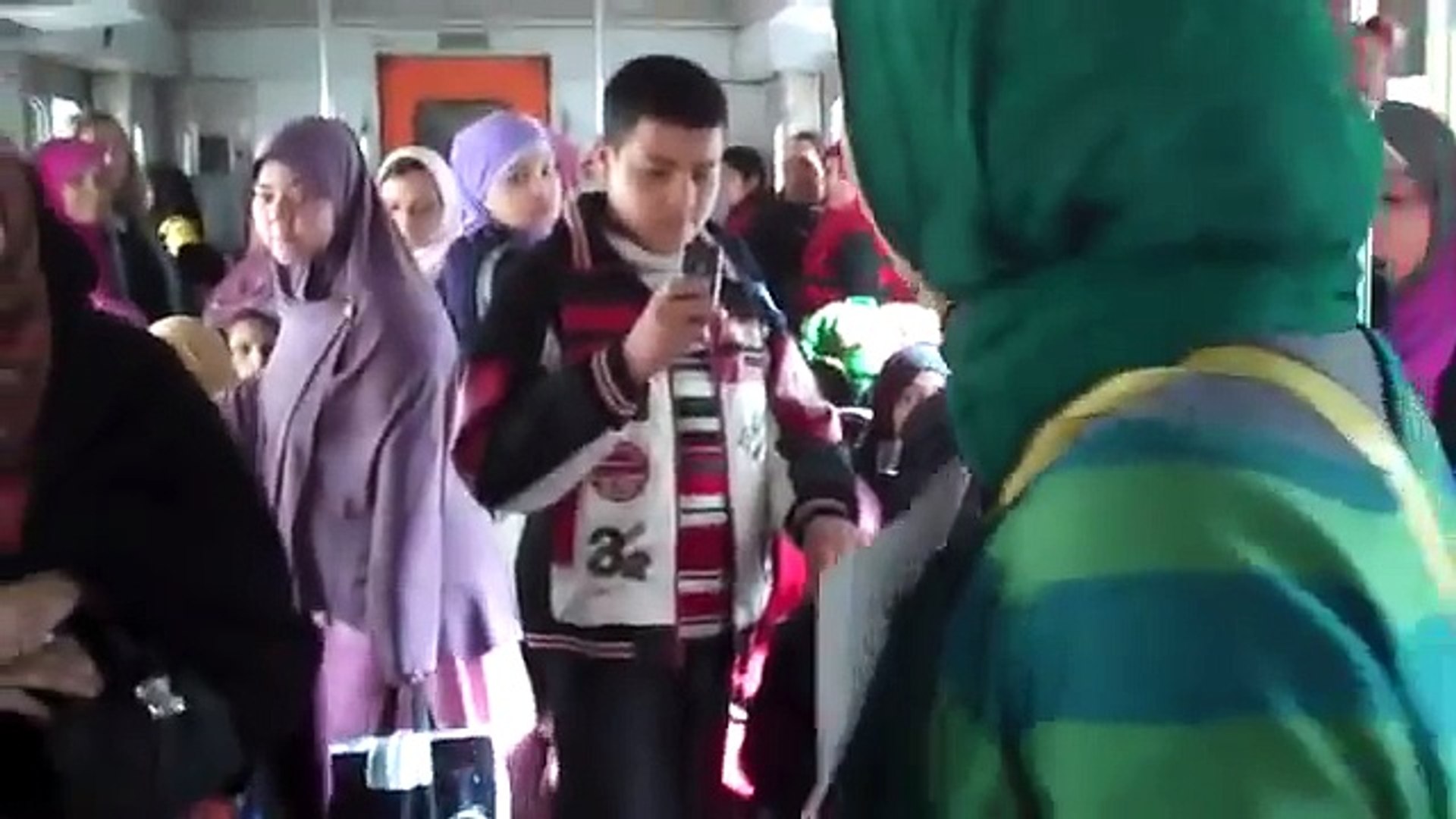 تحرش بنات فى المترو ، تحرش فى مصر 2016 - فيديو Dailymotion
