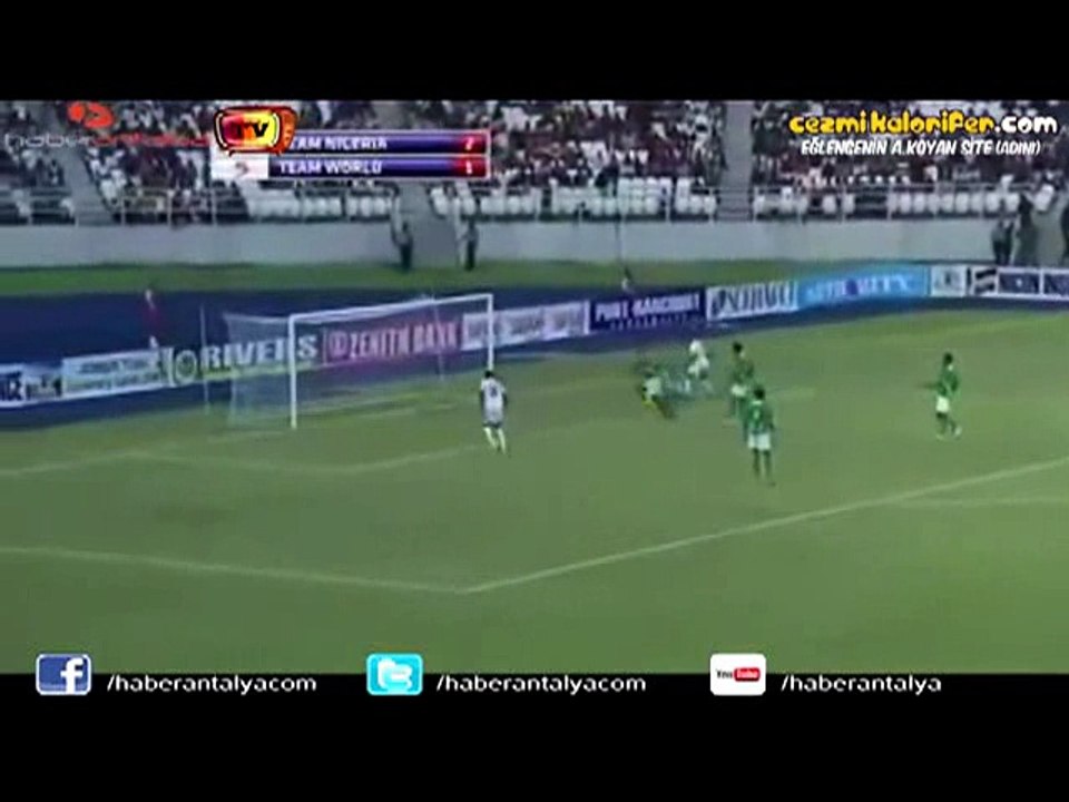 Yobo'nun Jübile Maçında Gol Atan Eto'yu Kovalayan Kaleci