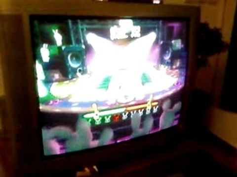 Marion joue a Rayman contre les lapins crétins