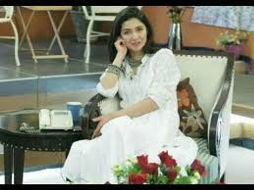 Mahira Khan Insulted By Phone Caller In Muskurati Morning