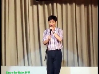 Anh này chắc lúc vừa  sinh ra đã biết nói ngay rồi :3