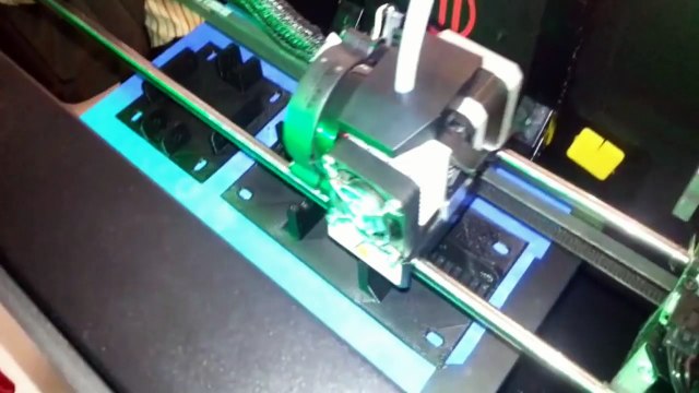 Le jeu Pong recréé en version mécanique pour jouer en vrai !