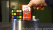 Destruction d'un Rubik's Cube, meilleur moyen de le résoudre LOL
