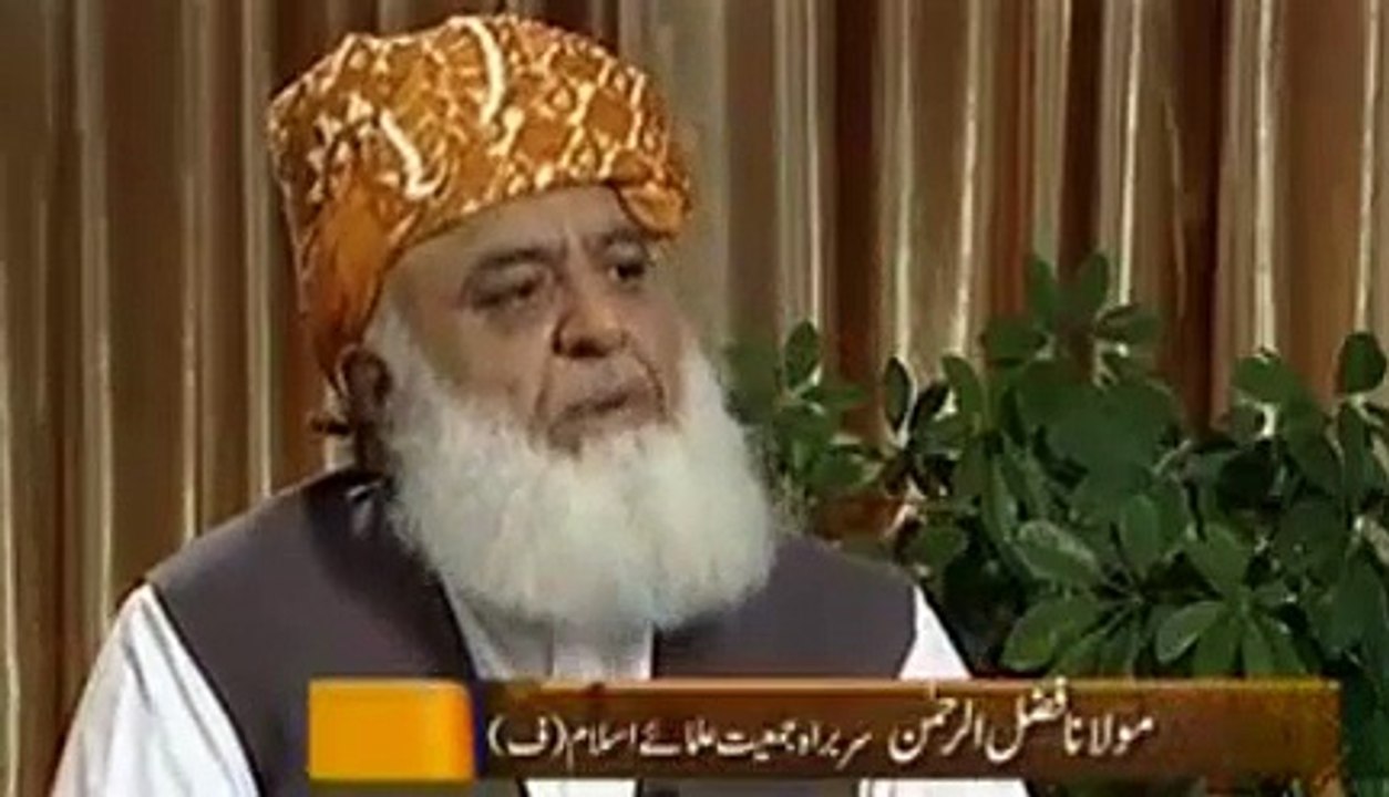 Saleem Safi Badly Insults Fazal ur Rehman