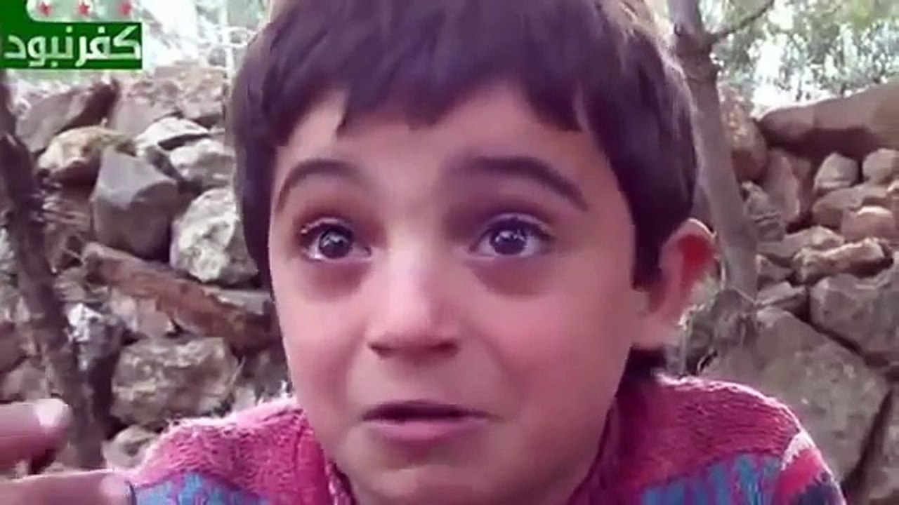 طفل سورى يشكو همه الى الله