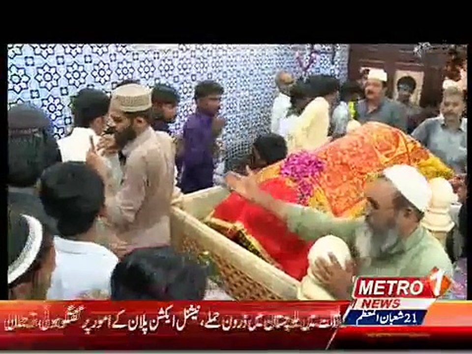 Mera karachi ( abdullah shah ghazi mazar )
