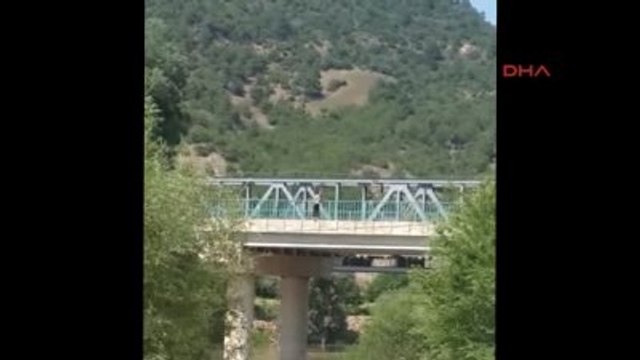 Sakarya Köprüden Sakarya Nehri'ne Böyle Atladı