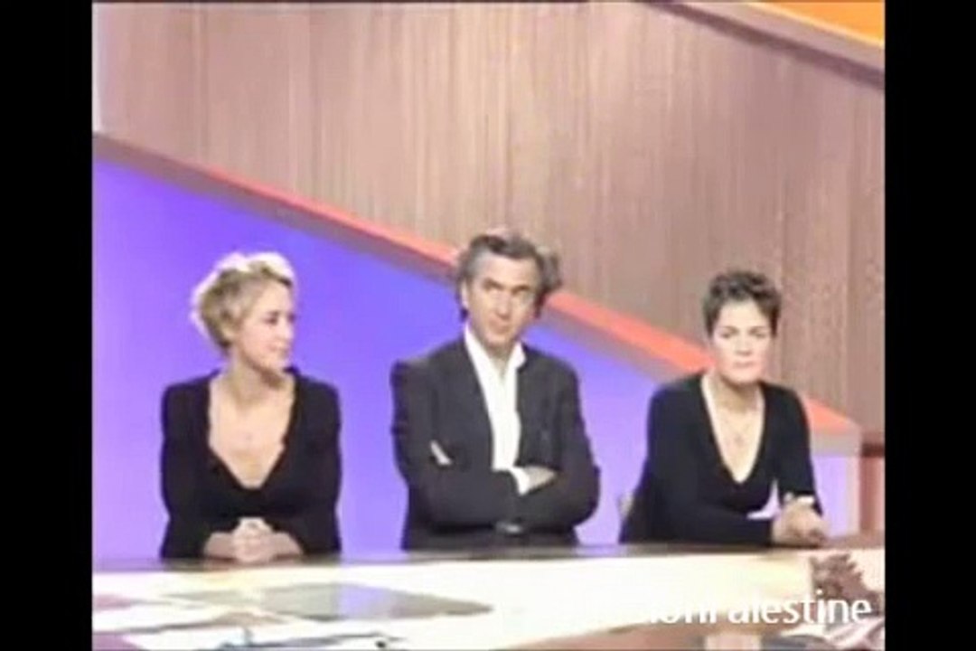 Quenelle ouverte a Bernard Henri Levy.Merci Dieudonné