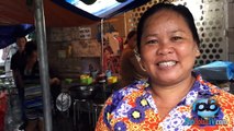 Cảnh chống mưa ở quán cơm bình dân Phố Tây, Sài Gòn- Đầy tiếng cười và thức ăn ngon