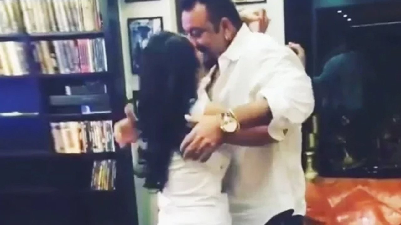 (Video) Sanjay Dutt's HOT DANCE With Wife Manyata Dutt