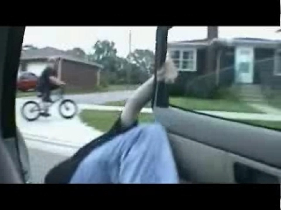 regis en voiture