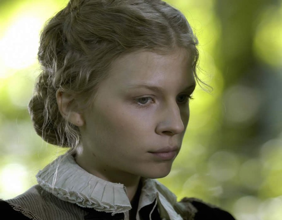 Films Et Séries Tv Avec Clémence Poésy