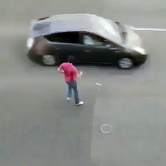 Amazing Man road Crossing funny 2016