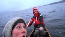 Lors d'une virée en bateau, ces deux copines assistent à une scène très rare
