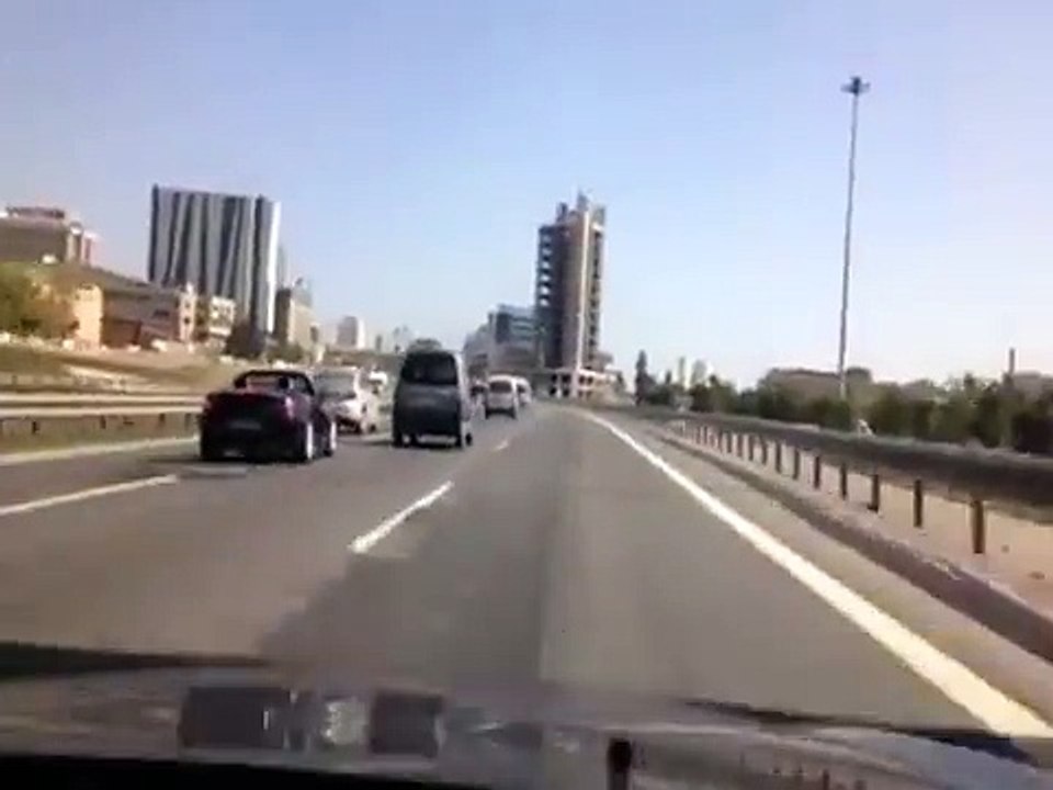 Cüneyt Kuzu - İstanbul Otobanda MAKAS SHOW (34 KZU 01)