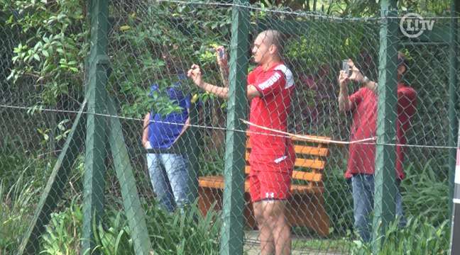 Clima ruim? Maicon filma gol de Rogério em treino do São Paulo