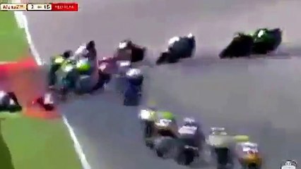 Esplode il serbatoio durante il GP di Moto 2: le immagini sono spaventose
