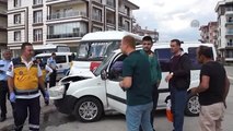 Çubuk'ta Trafik Kazası: 6 Yaralı