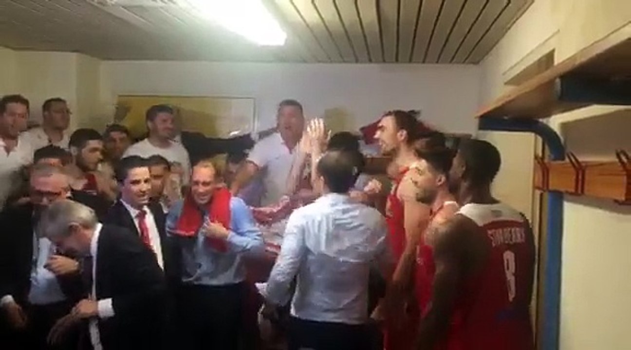 Πάρτι-αποδυτήρια