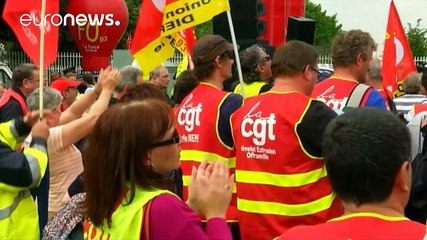 França: Braço de ferro entre governo e sindicatos