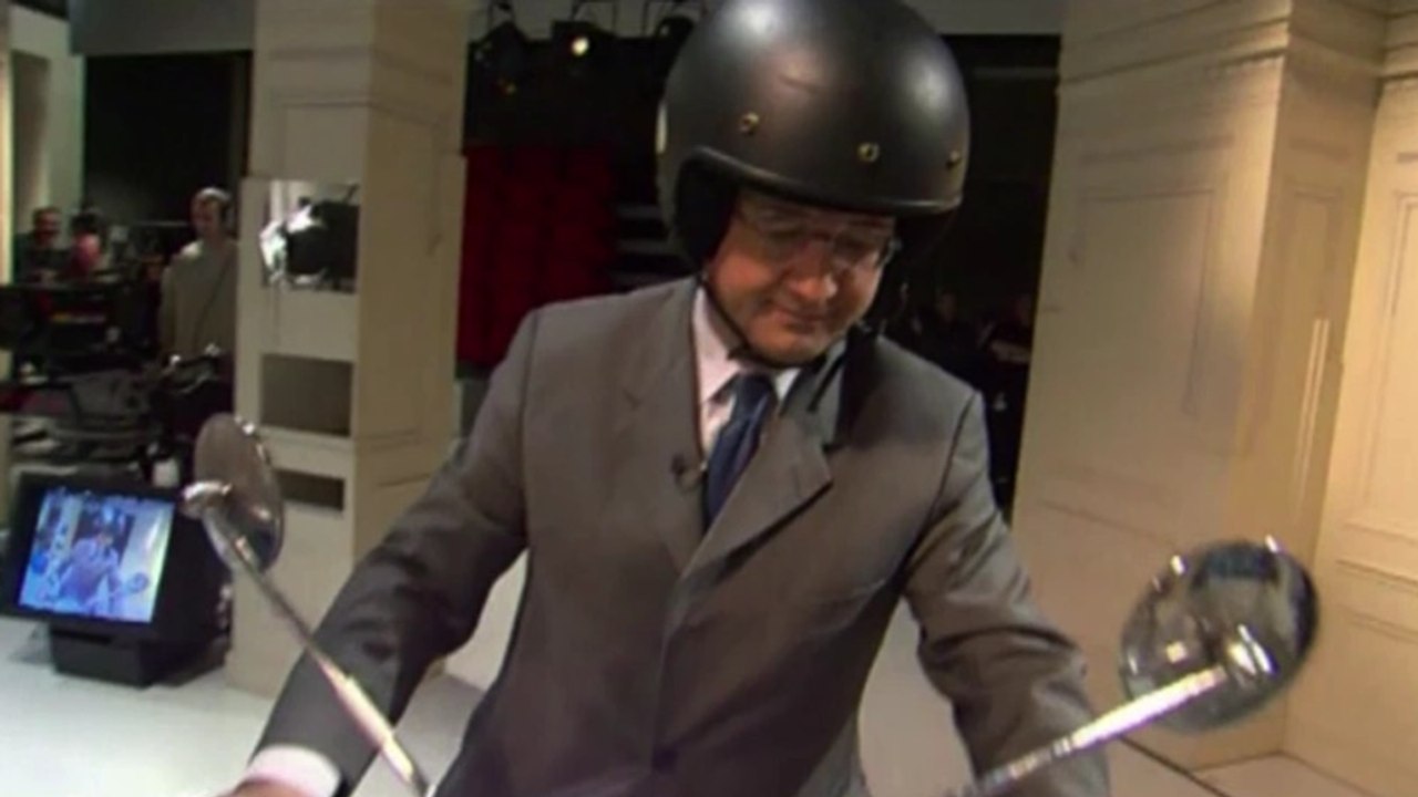 Quand François Hollande débarquait en scooter sur le plateau de Thé ou Café !