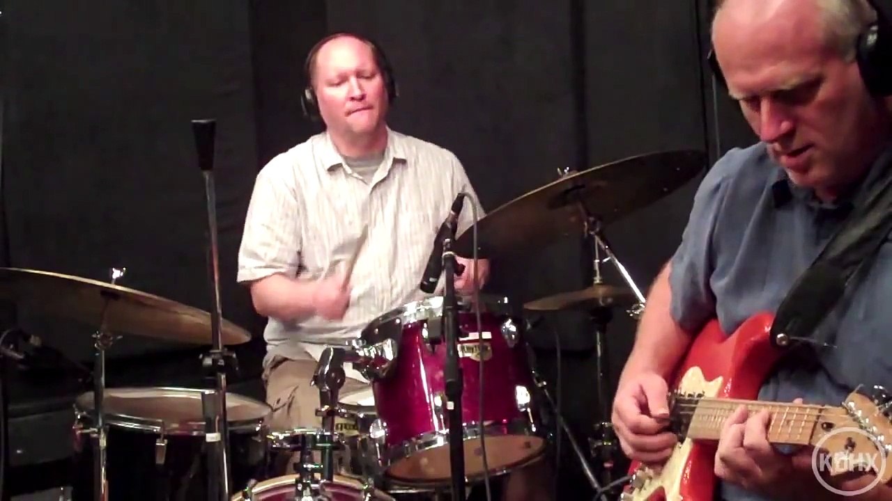 Teddy Presberg "My Bird Can Fly" Live at KDHX 9/13/10 (HD)
