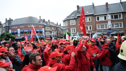 Grève des services publics: environ 400 personnes manifestent à Wavre (3)