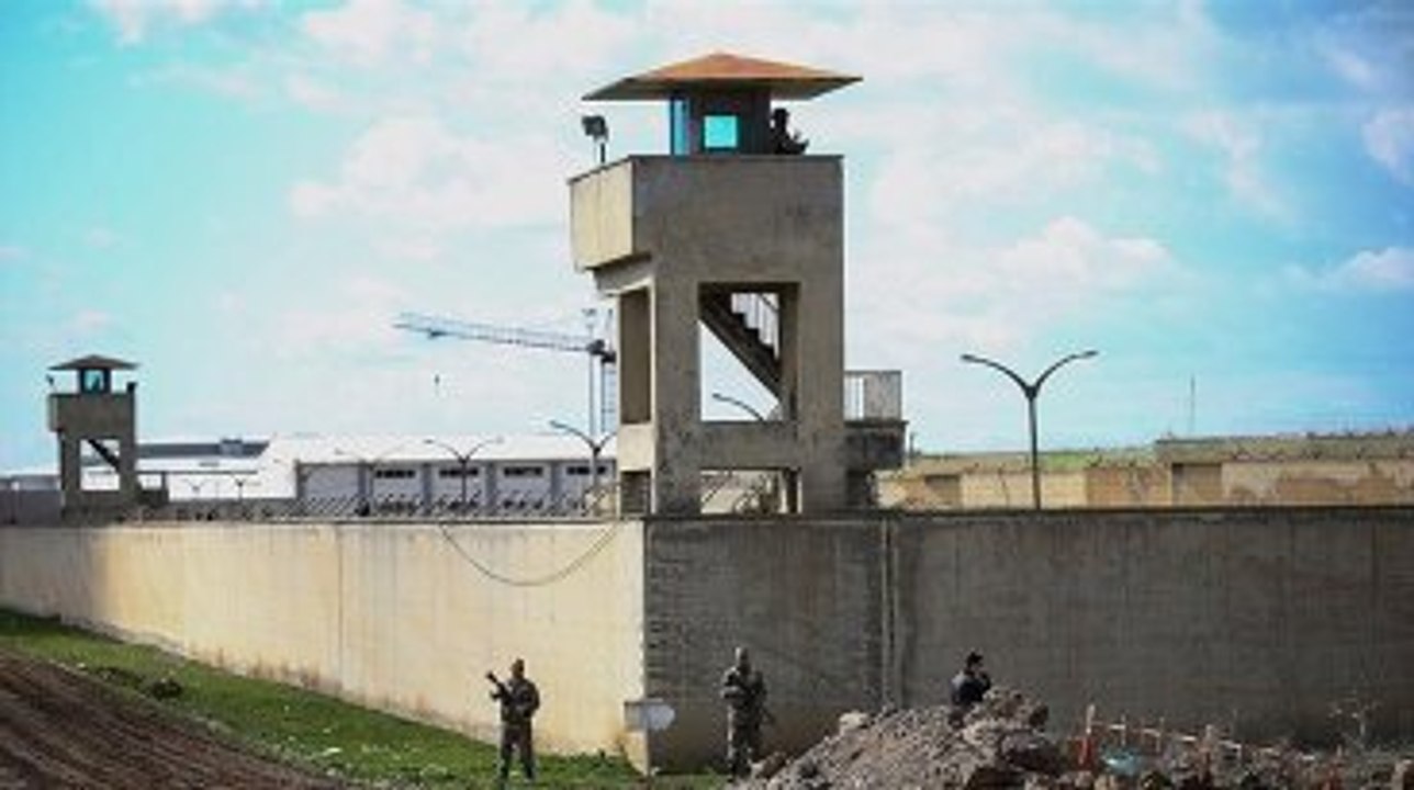 6 PKK'lı Mahkum, Diyarbakır Cezaevi'nden Paspas Sapı İle Firar Etmiş