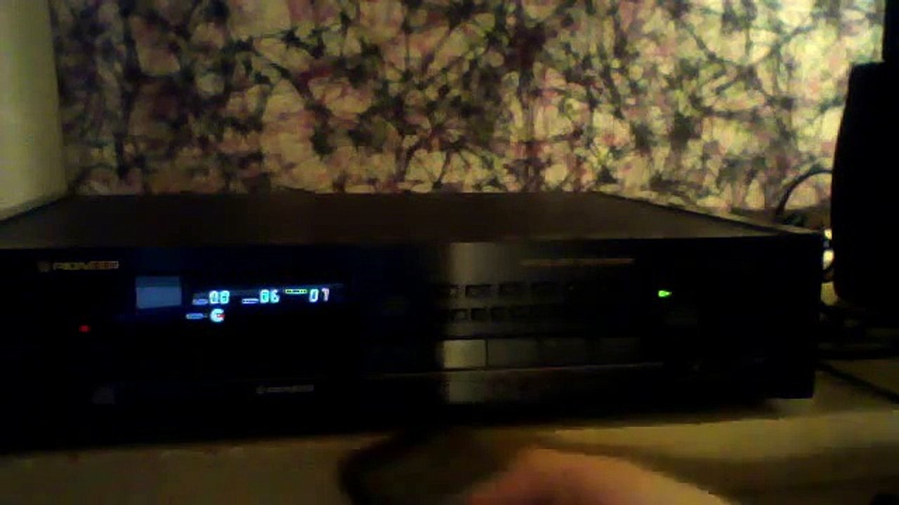 PIONEER PD-M6 CD PLAYER  December 31, 2011 05:19 PM