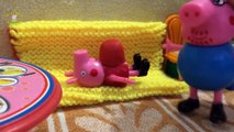 PREGNANT mummy pig has a baby mom toys with Peppa Pig gives birth has a baby Play Doh