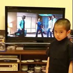 Download Video: Mini Bruce Lee - il imite à la perfection le karateka dans ses films