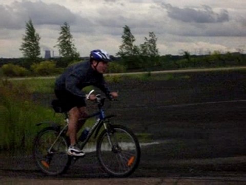 Sebvitsec fait du velo sur les terrils