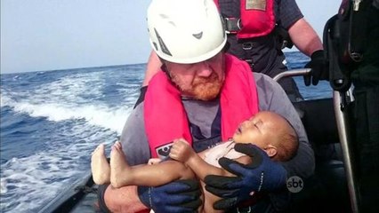 Foto de bebê morto no Mediterrâneo comove o mundo