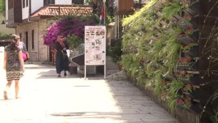 Çiçeklerle Süslediği Balkonuyla Birinci Oldu - Antalya