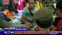 Satpol PP Angkut Gerobak dan Dagangan PKL Tanah Abang