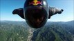 Adrénaline - Wingsuit : La caméra embarquée de Jeb Corliss au-dessus de la muraille de Chine