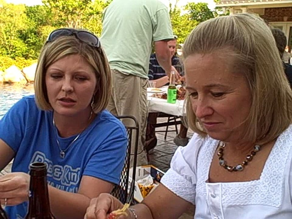Janette & Tammie Eating Crawfish-2008-Apr 26