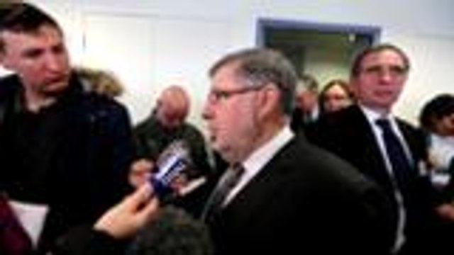 Alain Vidalies, secrétaire d'État chargé des Transports, de la Mer et de la Pêche dans le gouvernement, en visite à Pau