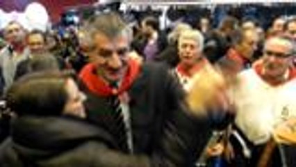 Jean Lassalle danse au salon de l'agriculture de Paris